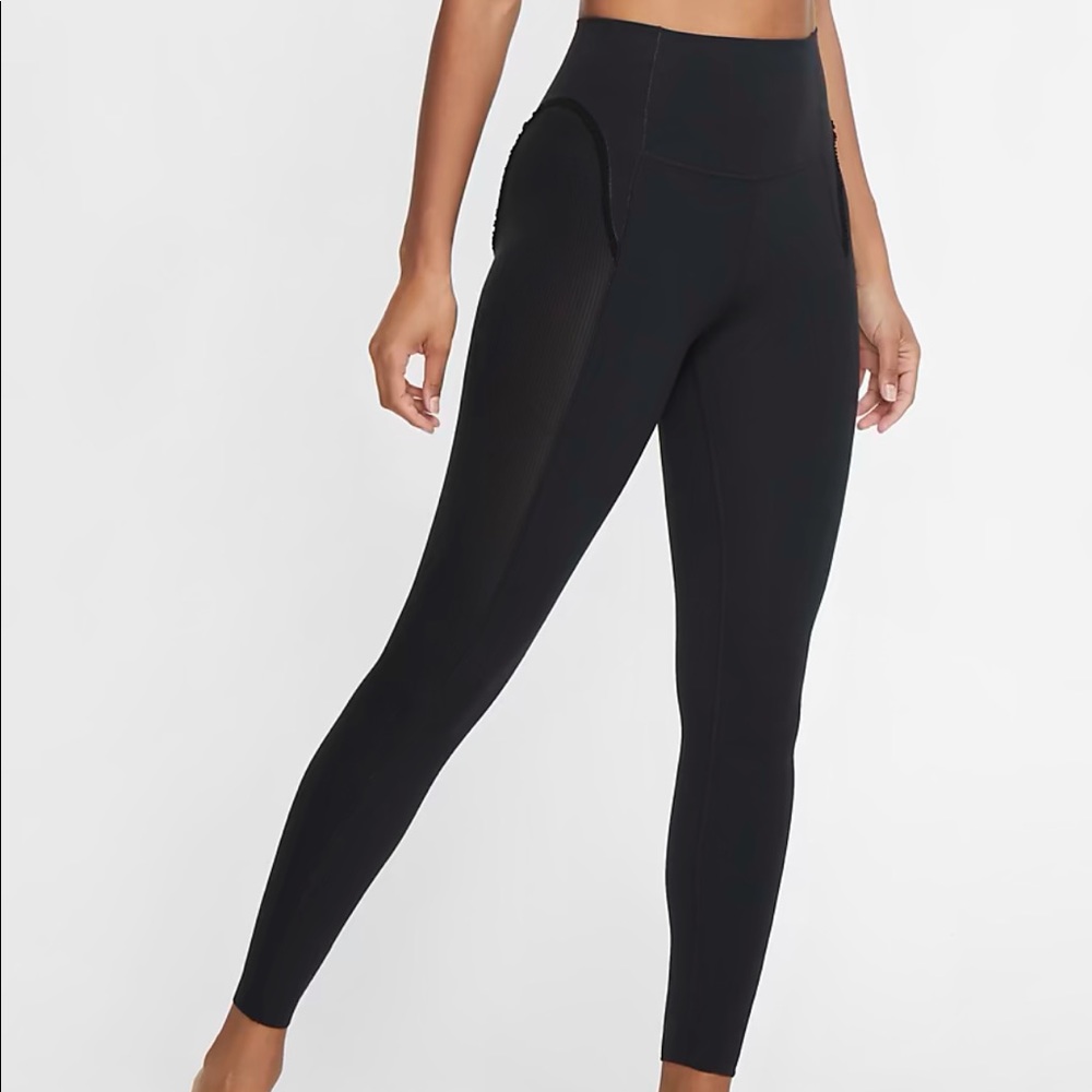 Nike Yoga Luxe High-Waisted 7/8 Ruffle Legging